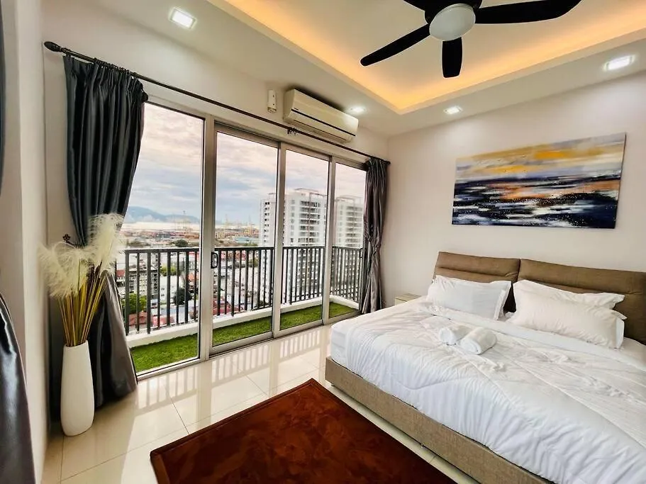 Panaromic Duplex Seaview Retreat With Virtual Reality Experience !! + Megascreen Home-Cinema Butterworth 0*,  Malezya
