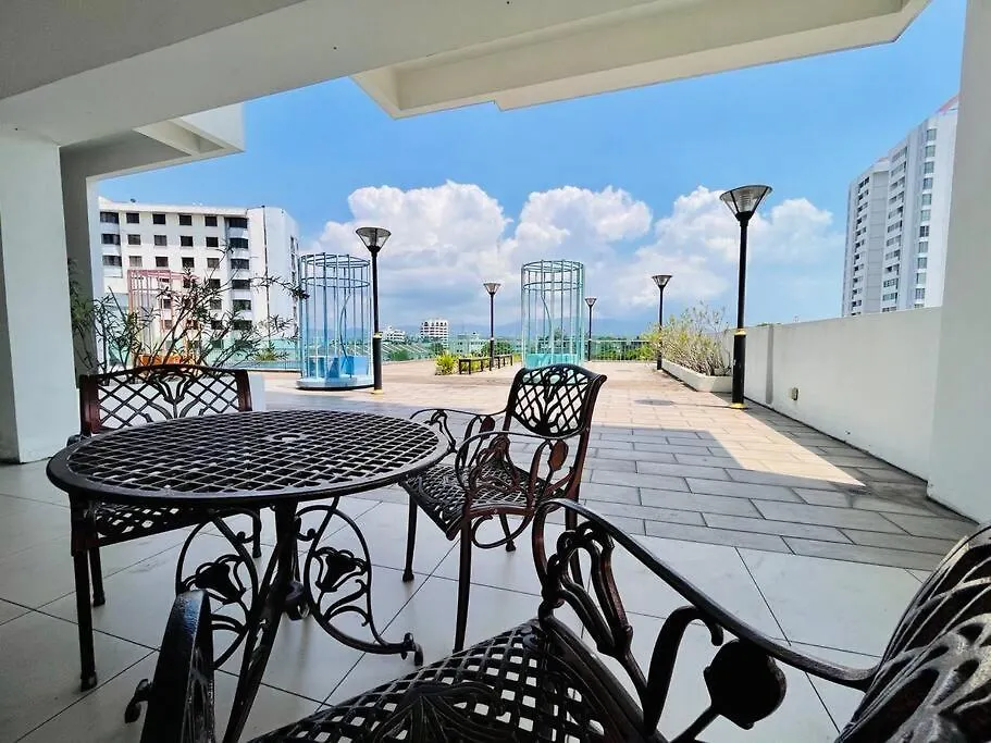 Panaromic Duplex Seaview Retreat With Virtual Reality Experience !! + Megascreen Home-Cinema Butterworth 0*,  Malezya